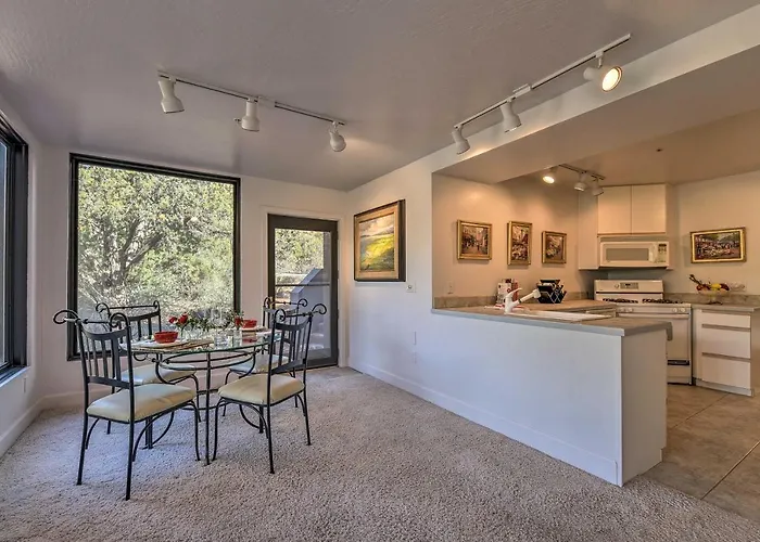 Private Patio & Red Rock Views: Apt!