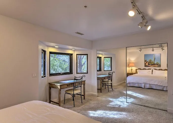 Private Patio & Red Rock Views: Apt!